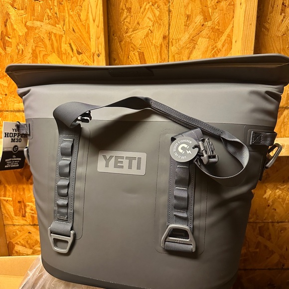 YETI Hopper M30 - Charcoal - Picture 3 of 4